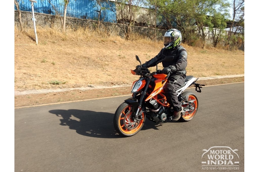 2017 KTM Duke 390 Review - Motor World India