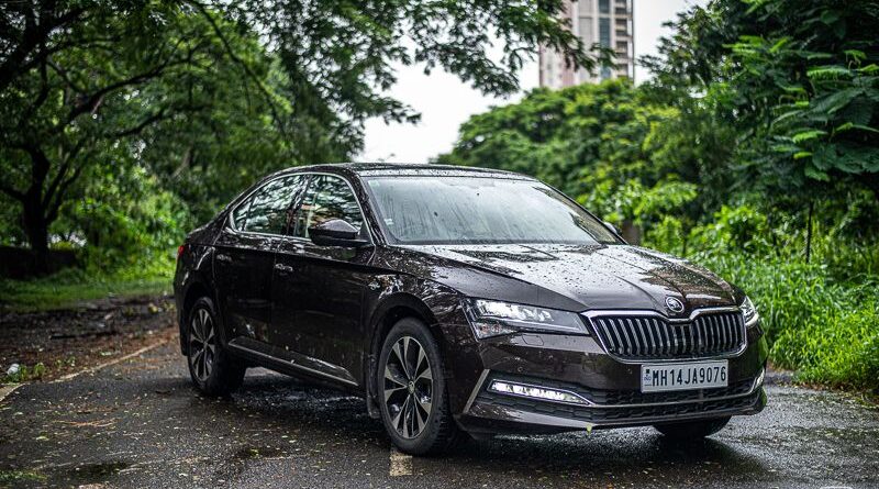 Skoda Superb Review (2021)